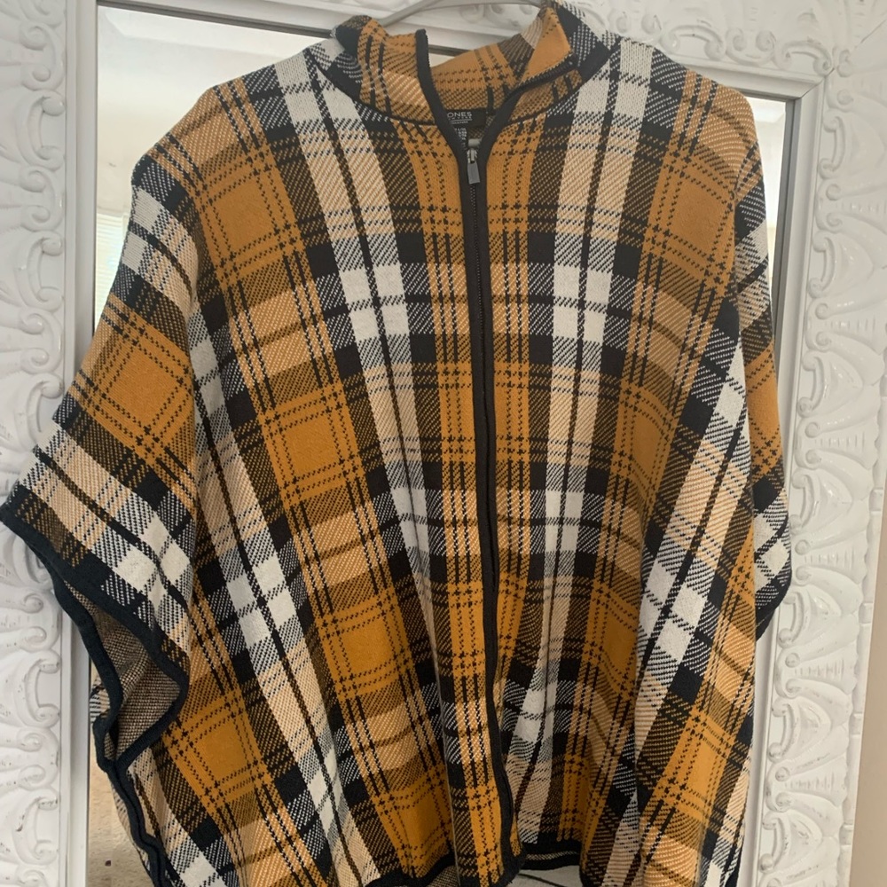 Jones New York Plaid Poncho with zipper